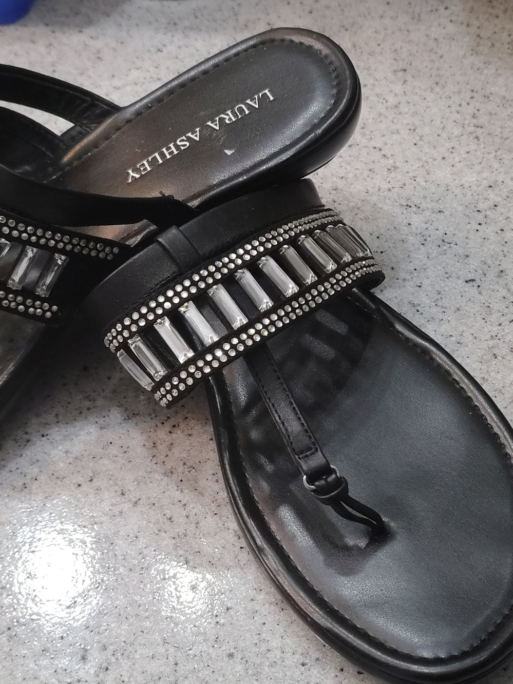 Laura Ashley Black 🌌Embellished Toe-Loop Sandals - Picture 2 of 4
